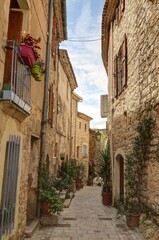 Obraz premium Ruelle du village médiéval des Matelles (Occitanie, France)