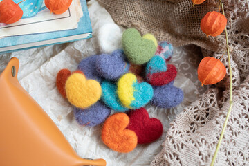 Obraz na płótnie Canvas Multicolored wool hearts