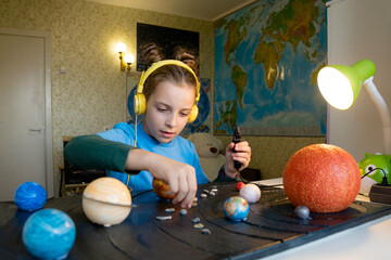 Crafting a Miniature Universe © Vagengeim
