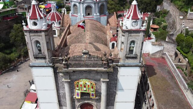 Frontal overhead shot of the church of Chalma, state of Mexico