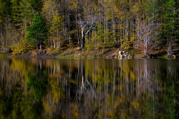 Trekking al Lago Calamone in autunno