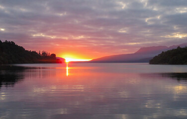 Fototapeta premium Lake Tarawarea at sunrise on the North Island of New Zealand