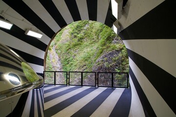 A view of the rock surface from the Kiyotsukyo tunnel