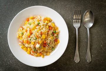 fried rice with mixed vegetable (carrot, green bean peas, corn) and egg