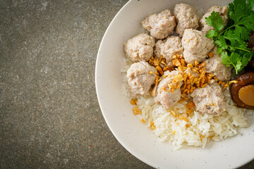 Dried Rice Porridge with Boiled Pork Bowl