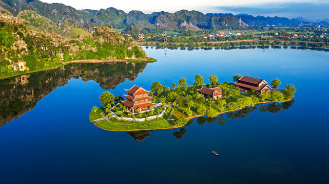 Golden Pagoda, Ninh Binh, Vietnam