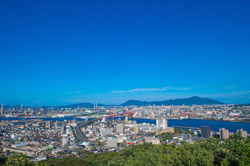 Fototapeta na wymiar 高塔山展望台から望む北九州の眺め