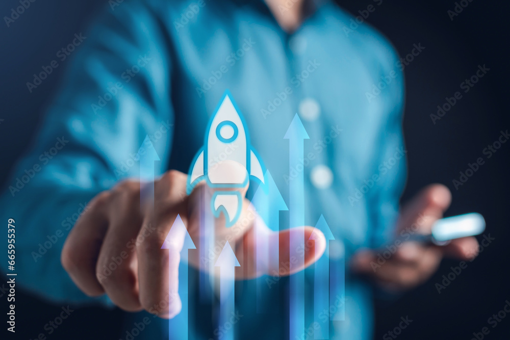Aufkleber rocket launch with arrows up, startup and aim to goal business target.