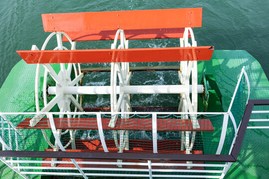 Heckschaufelrad, Fahrgastschiff, Dampfer auf dem Arendsee