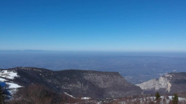 Vue a&eacute;rienne dans le massif du Vercors