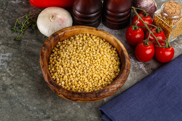 Dry ptitim heap in the bowl