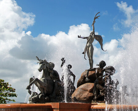 Fuente Ra&iacute;ces in San Juan Puerto Rico