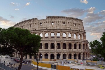 Fototapeta premium Morning view of the Colosseum (Colosseo, Anfiteatro Flavio) in Rome, Italy 
