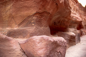 Kayon Sik. A close-up view of the winding road and undulating canyon walls. Petra Jordan