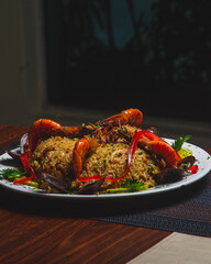 Paella española o arroz con mariscos