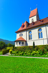 Fototapeta na wymiar Katholische Kirche St. Marien in Balsthal, Bezirk Thal des Kantons Solothurn (Schweiz)