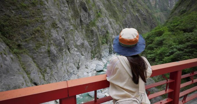 Travel woman in the Hualien Taroko