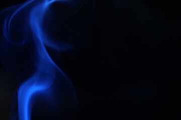 Purple smoke on a dark background, fog pattern, detailed smoke shapes, one line