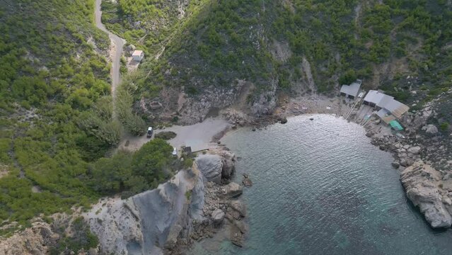 Vistas panor&aacute;micas a&eacute;reas de la costa ibicenca, Port de Sa Caleta.