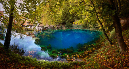 Blautopf Blaubeuren – Perle der Schwäbischen Alb ind Deutschland, Europa