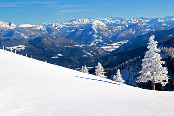 Idyllic winter scenery in the mountains