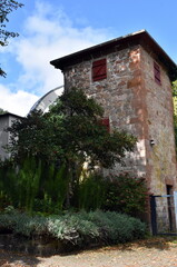 Turm im Park des Schloss Marburg