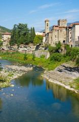 Fototapeta na wymiar cityscape of Capolona at Arno River in the Casentino area of Tuscany, Italy
