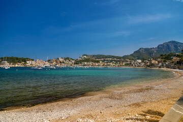 Fototapeta na wymiar A tranquil day at Port de Soller beach in Mallorca
