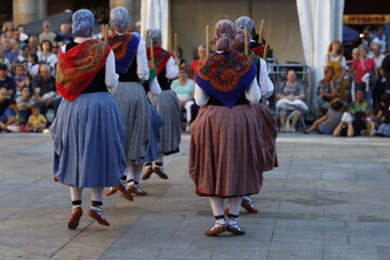 Fototapeta na wymiar Traditional Basque dance in a folk festival