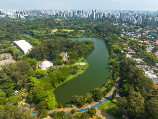 Vista aérea dos bairros Jardim Paulista, Vila Olímpia e Vila Mariana. Nos arredores do Parque Ibirapuera. São Paulo, SP.