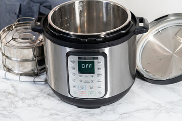 Pressure Cooker Pot No-Peel Hard Boiled Eggs