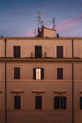 Häuser in Rom in Italien bei schönem warmen romantischem Lich