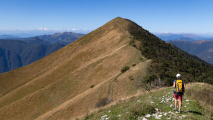 Trekking sul monte San Primo, Italy