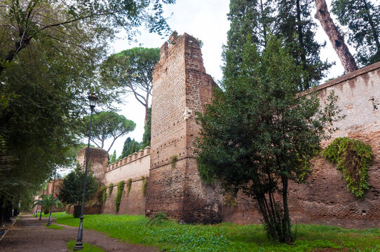 Roman Aurelian Walls (Mura Aureliane), UNESCO World Heritage Site, Rome, Latium (Lazio)