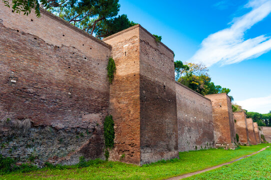 Roman Aurelian Walls (Mura Aureliane), UNESCO World Heritage Site, Rome, Latium (Lazio)