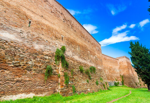 Roman Aurelian Walls (Mura Aureliane), UNESCO World Heritage Site, Rome, Latium (Lazio)