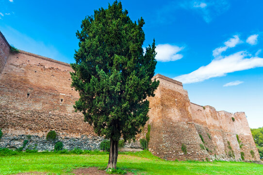 Roman Aurelian Walls (Mura Aureliane), UNESCO World Heritage Site, Rome, Latium (Lazio)
