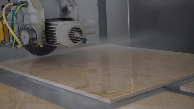3 Axis Bridge CNC Stone Cutting Machine, This marble cutting machine can process stone.
  CNC infrared bridge saw, stone slab cutting machine is equipped with advanced servo motor and hydraulic rotary