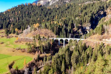 Photo sur Plexiglas Viaduc de Landwasser View of Landwasser Viaduct, Rhaetian railway, Graubunden in Switzerland