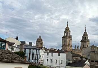 Fototapeta na wymiar Panorámica de la Catedral de Lugo desde la Muralla romana, Galicia