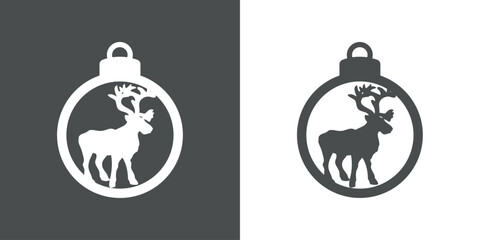 Tiempo de Navidad. Logo con silueta de bola de navidad con ciervo o reno Rudolph de pie para su uso en invitaciones y felicitaciones - obrazy, fototapety, plakaty