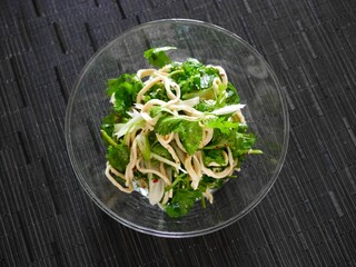 中華食材「豆干絲」の和え麺（トーカンスー・豆腐干）