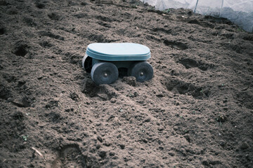 畑で仕事をするイメージ風景