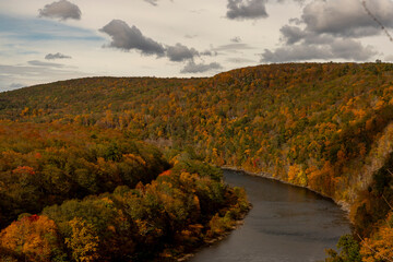 Delaware River meanders through the mountains on an autumn afternoon