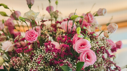 bouquet of pink flowers, pink spray roses