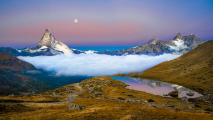 Matterhorn Spiegelung im Stellisee , Fluhalp, Berge, Schweiz,