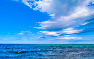 Obraz premium Tropical mexican beach clear turquoise water Playa del Carmen Mexico.