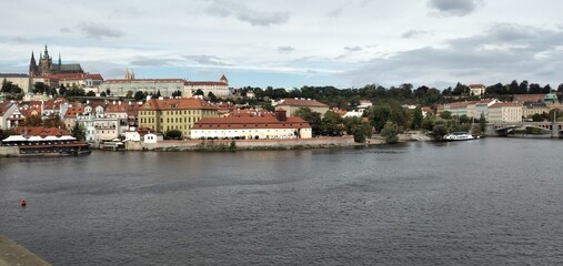 Fototapeta na wymiar Prag, Moldau, Burg