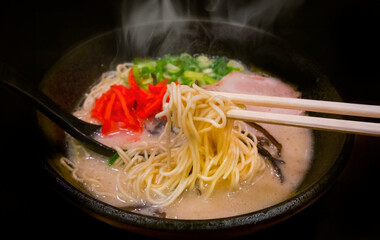 豚骨ラーメン
