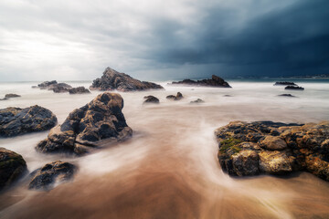 Fels in der Brandung